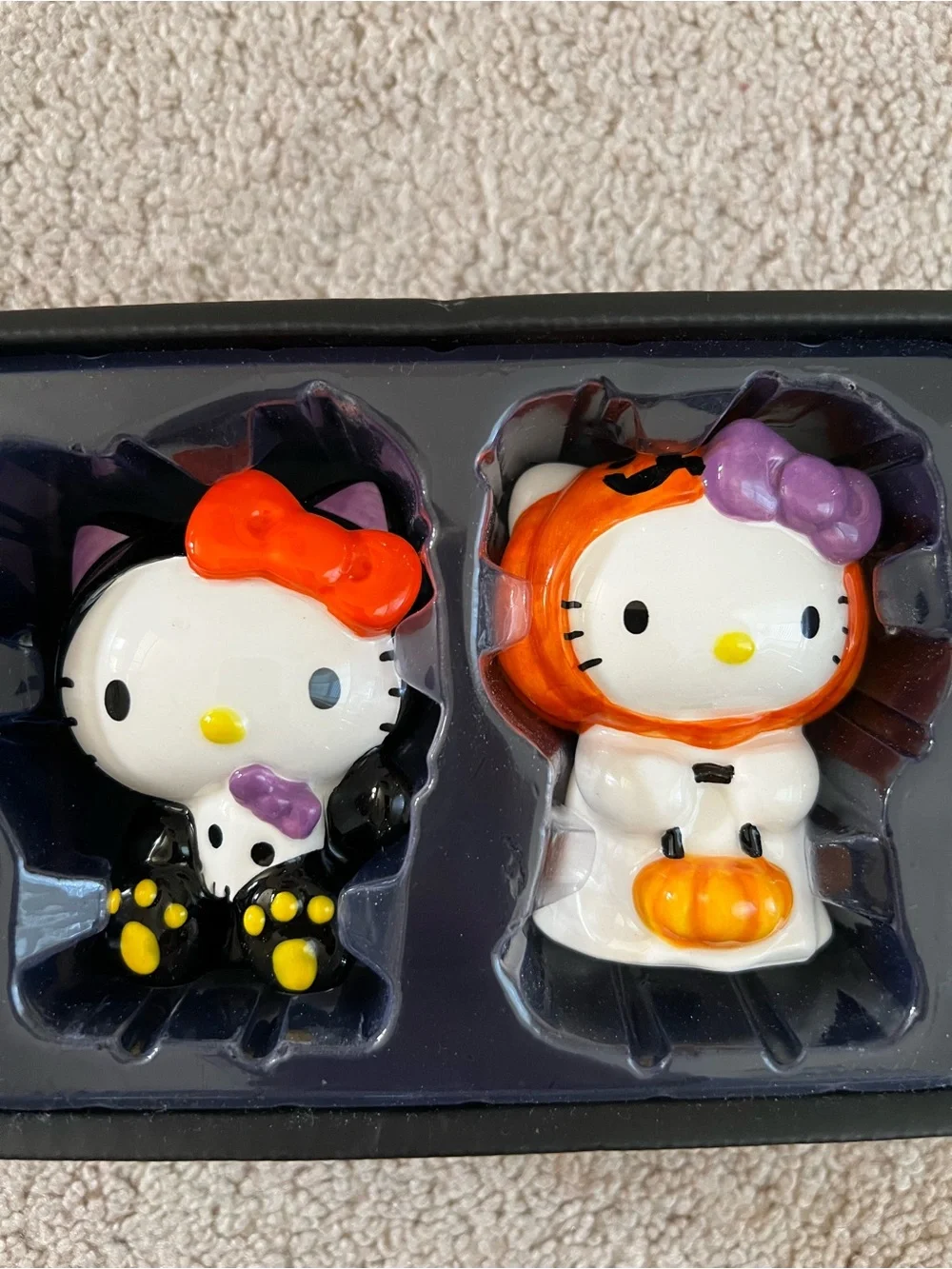 Sanrio Hello Kitty Halloween salt & pepper set - Black, Orange & Purple